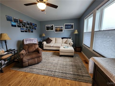 Tiny photo for 610 E Lake Street, Cape Vincent, NY 13618 (MLS # S1655422)