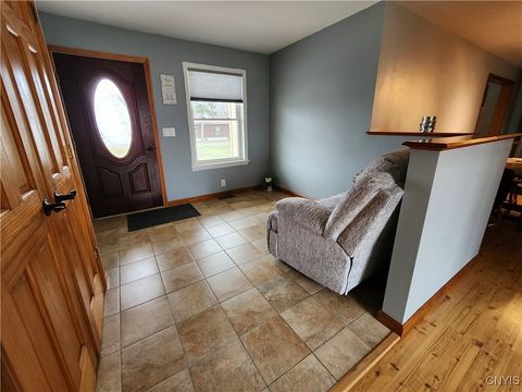 Tiny photo for 610 E Lake Street, Cape Vincent, NY 13618 (MLS # S1655422)