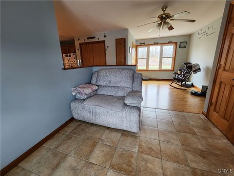 Tiny photo for 610 E Lake Street, Cape Vincent, NY 13618 (MLS # S1655422)