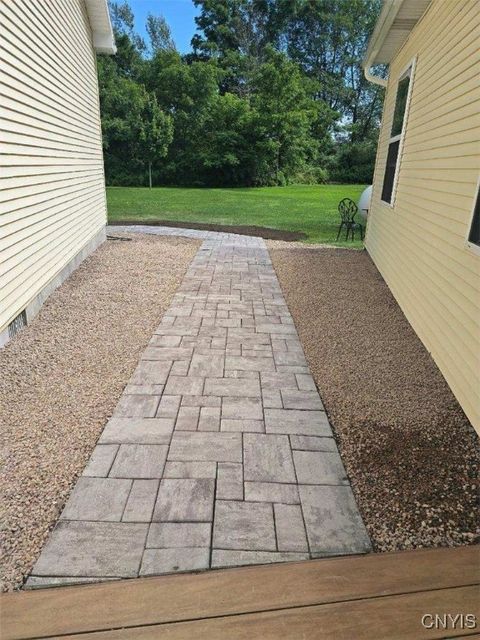 Tiny photo for 610 E Lake Street, Cape Vincent, NY 13618 (MLS # S1655422)