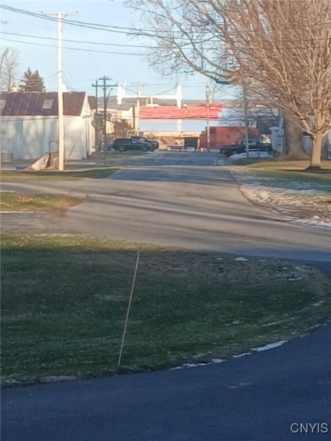 Tiny photo for 610 E Lake Street, Cape Vincent, NY 13618 (MLS # S1655422)