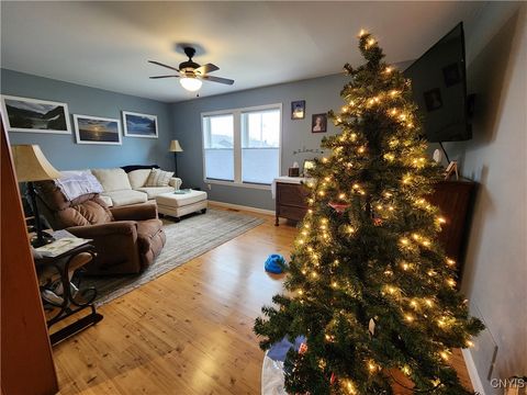 Tiny photo for 610 E Lake Street, Cape Vincent, NY 13618 (MLS # S1655422)