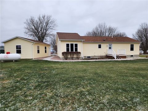 Tiny photo for 610 E Lake Street, Cape Vincent, NY 13618 (MLS # S1655422)