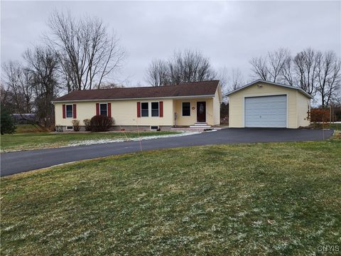 Tiny photo for 610 E Lake Street, Cape Vincent, NY 13618 (MLS # S1655422)