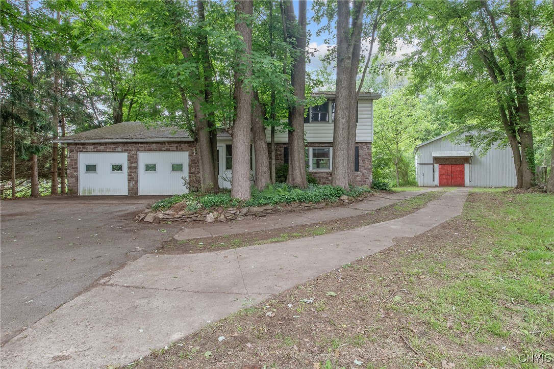 3643 Armstrong Road, Camillus, New York image 1