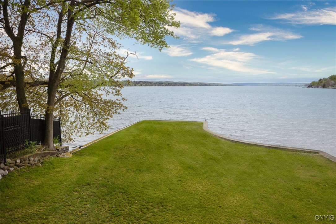 3 W Lake Street, Skaneateles, New York image 34