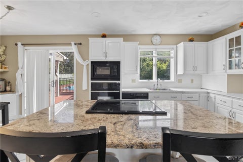 Tiny photo for 32 Morgan Lane, New Hartford, NY 13413 (MLS # S1693641)