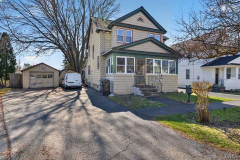 Homes For Sale - 117 Ross Park<br/> Syracuse, NY 13208