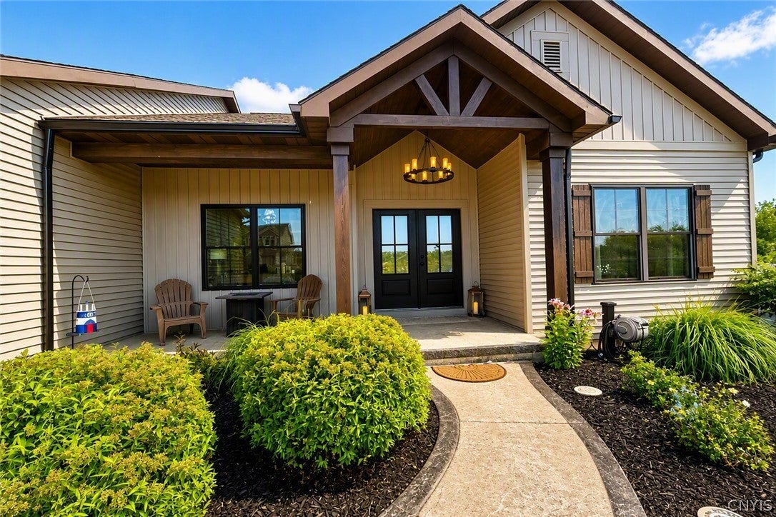 4534 Hollyshire