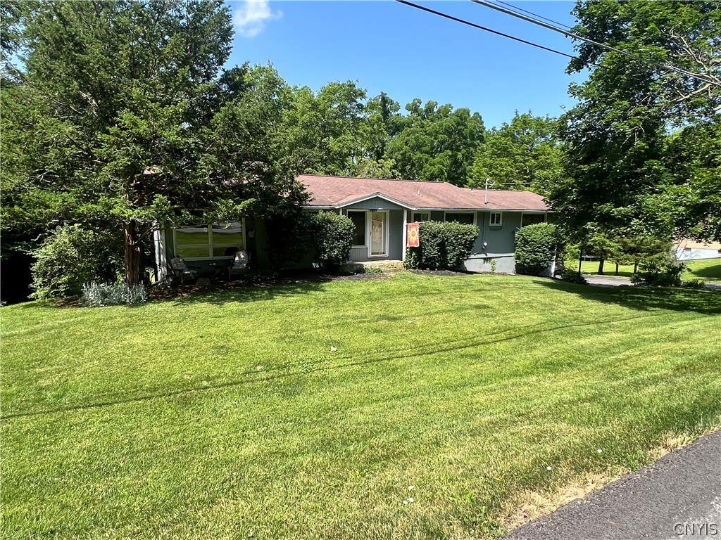Photo of 406 Churchill Lane, Manlius, NY 13066 (MLS # S1703558)