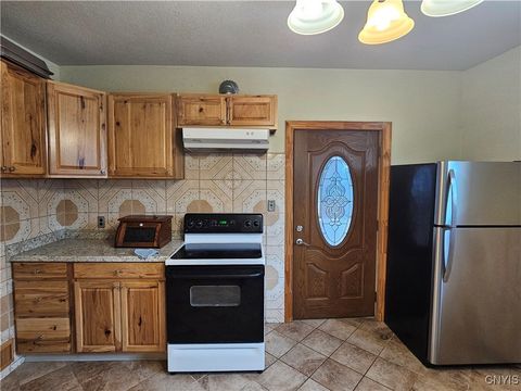 Tiny photo for 809 Mulberry Street, Utica, NY 13502 (MLS # S1655181)