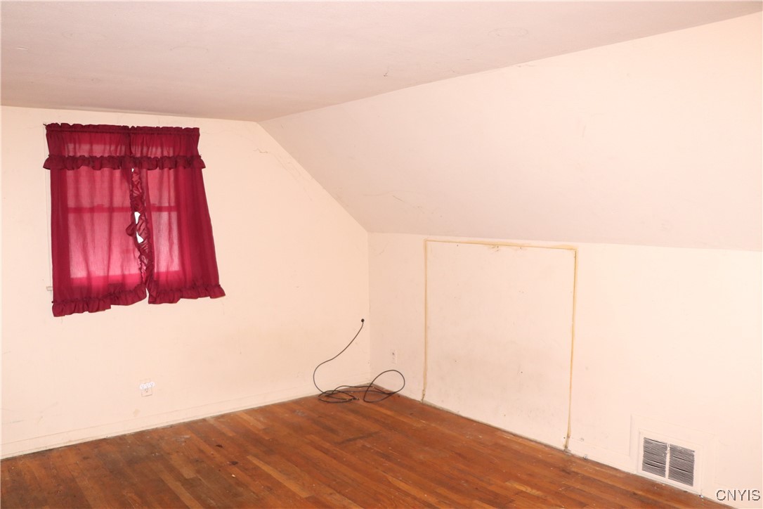 215 Hope Avenue, Syracuse, New York image 40