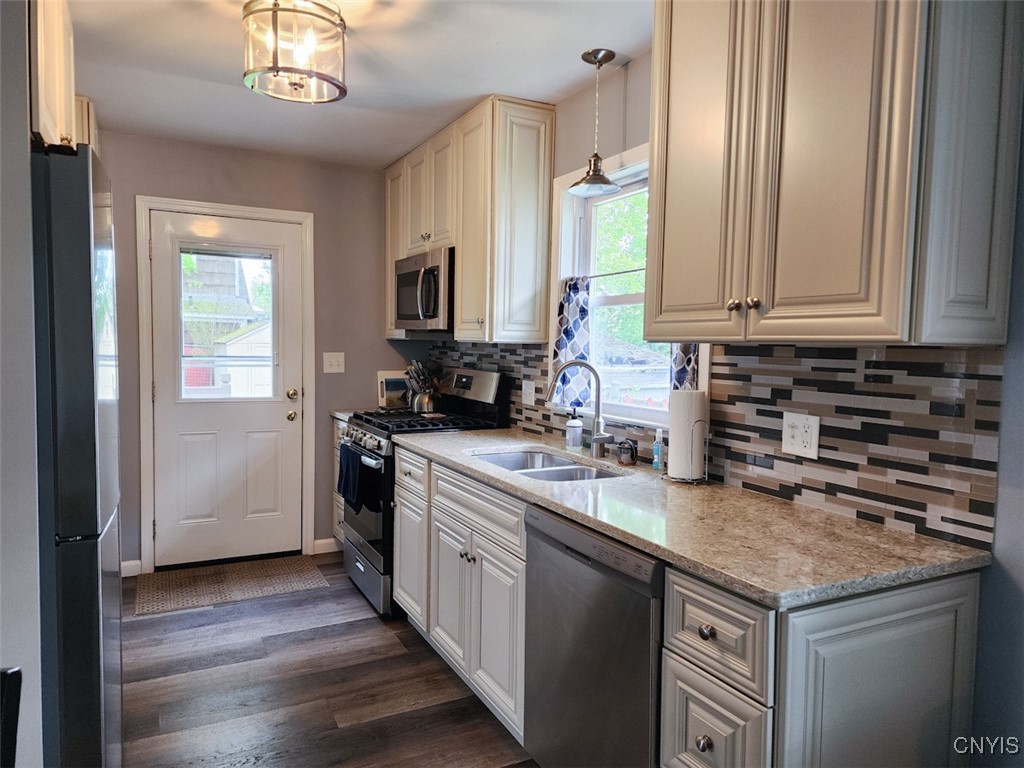 427 Mosley Drive, Syracuse, New York image 7