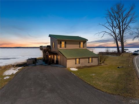 Homes For Sale - 2887 Lower Lake Road<br/> Seneca Falls, NY 13148