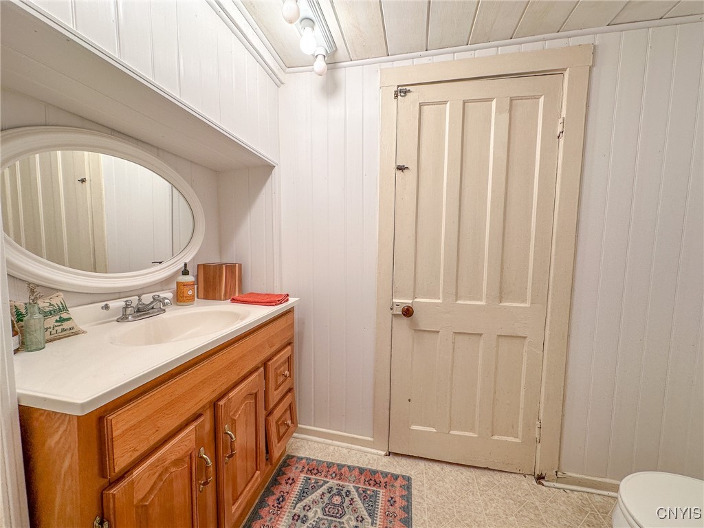 6323 Smokey Hollow Road