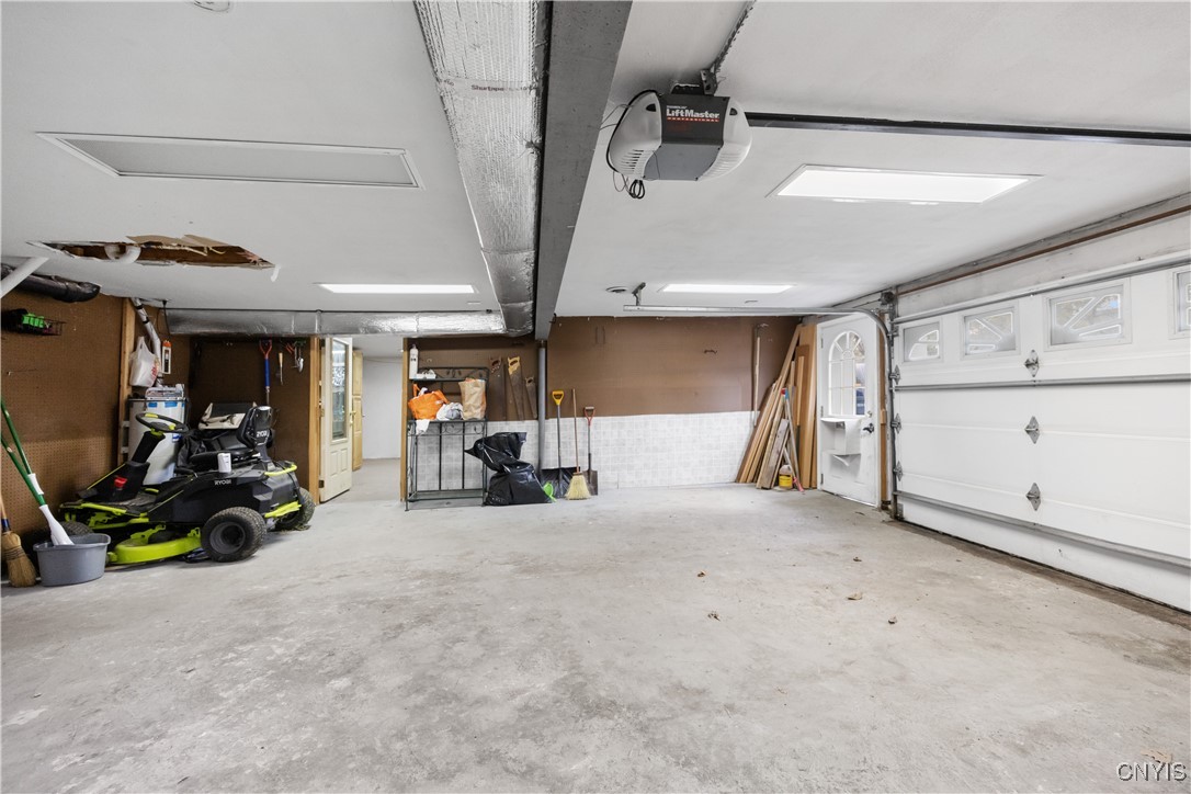 101 Hatherly Road, Syracuse, New York image 28