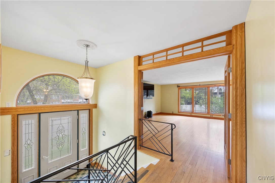 101 Hatherly Road, Syracuse, New York image 5