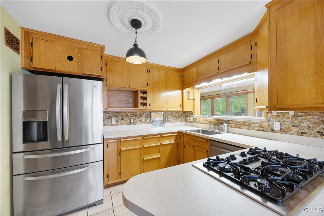101 Hatherly Road, Syracuse, New York image 9