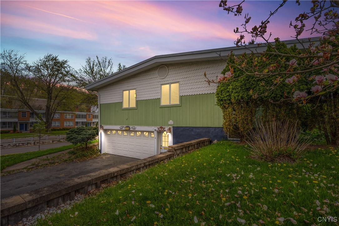 101 Hatherly Road, Syracuse, New York image 1