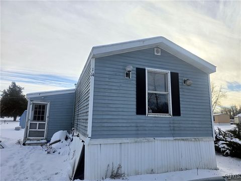 Photo of 114 4th Drive Dr, Brutus, NY 13166 (MLS # S1655297)