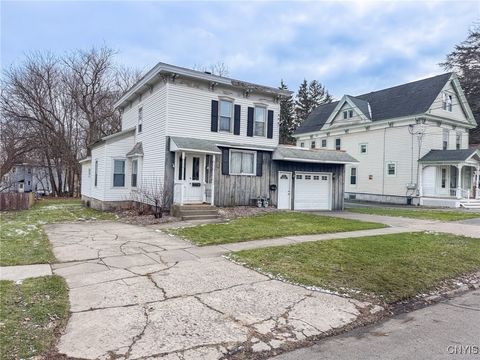 Photo of 10 Beach Avenue, Auburn, NY 13021 (MLS # S1657980)