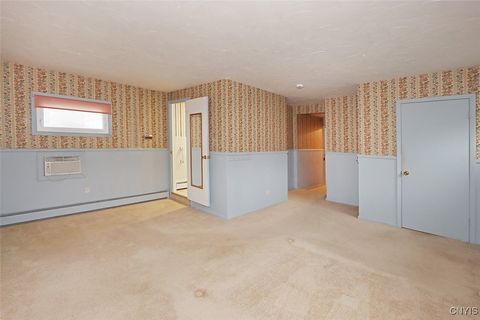 Tiny photo for 304 Cornwall Drive, DeWitt, NY 13214 (MLS # S1648093)