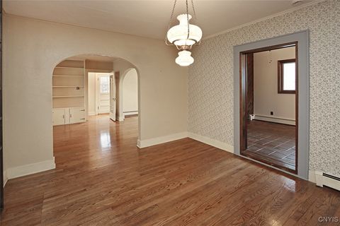 Tiny photo for 304 Cornwall Drive, DeWitt, NY 13214 (MLS # S1648093)