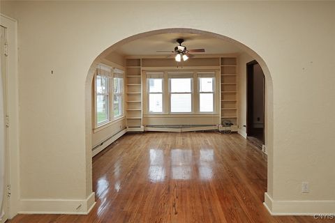 Tiny photo for 304 Cornwall Drive, DeWitt, NY 13214 (MLS # S1648093)