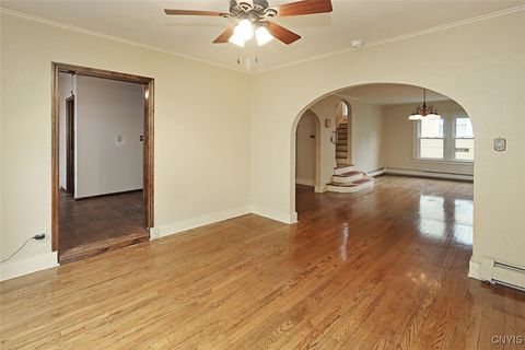 Tiny photo for 304 Cornwall Drive, DeWitt, NY 13214 (MLS # S1648093)