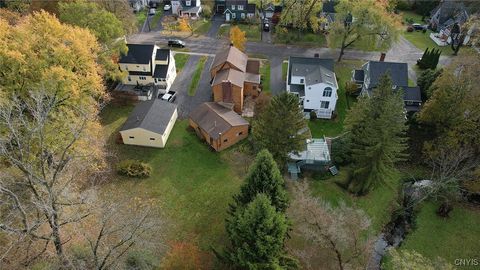 Tiny photo for 304 Cornwall Drive, DeWitt, NY 13214 (MLS # S1648093)