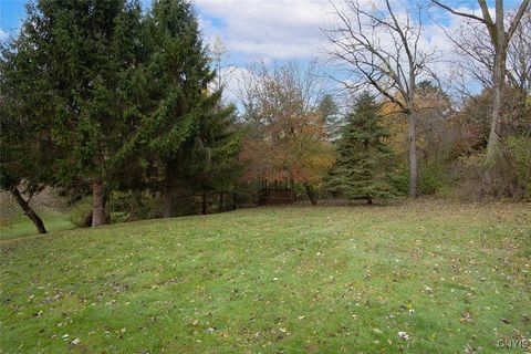 Tiny photo for 304 Cornwall Drive, DeWitt, NY 13214 (MLS # S1648093)