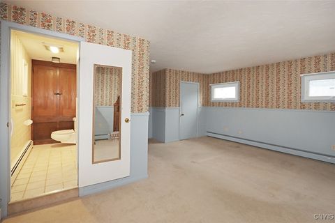 Tiny photo for 304 Cornwall Drive, DeWitt, NY 13214 (MLS # S1648093)