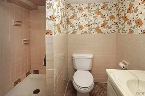 Tiny photo for 304 Cornwall Drive, DeWitt, NY 13214 (MLS # S1648093)