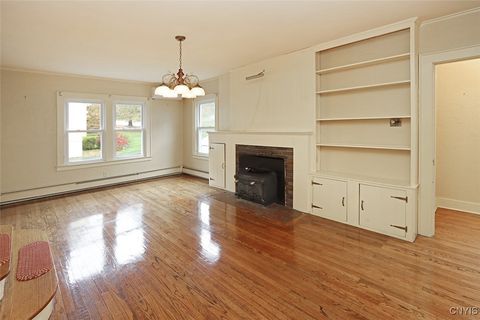 Tiny photo for 304 Cornwall Drive, DeWitt, NY 13214 (MLS # S1648093)