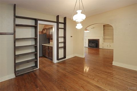 Tiny photo for 304 Cornwall Drive, DeWitt, NY 13214 (MLS # S1648093)