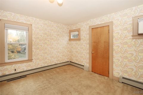 Tiny photo for 304 Cornwall Drive, DeWitt, NY 13214 (MLS # S1648093)