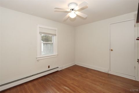 Tiny photo for 304 Cornwall Drive, DeWitt, NY 13214 (MLS # S1648093)