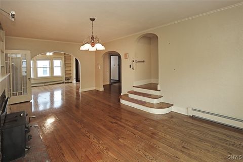 Tiny photo for 304 Cornwall Drive, DeWitt, NY 13214 (MLS # S1648093)