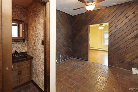 Tiny photo for 304 Cornwall Drive, DeWitt, NY 13214 (MLS # S1648093)