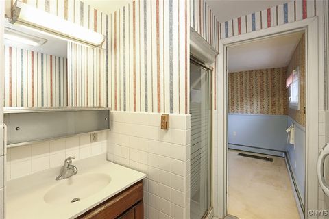 Tiny photo for 304 Cornwall Drive, DeWitt, NY 13214 (MLS # S1648093)