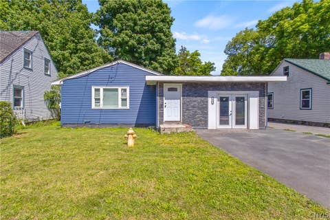 Homes For Sale - 2017 Valley Drive Dr<br/> Onondaga County, Syracuse, NY 13207