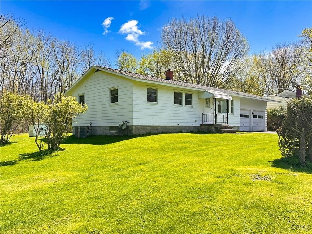 28 Concord Boulevard, New Hartford, New York image 2
