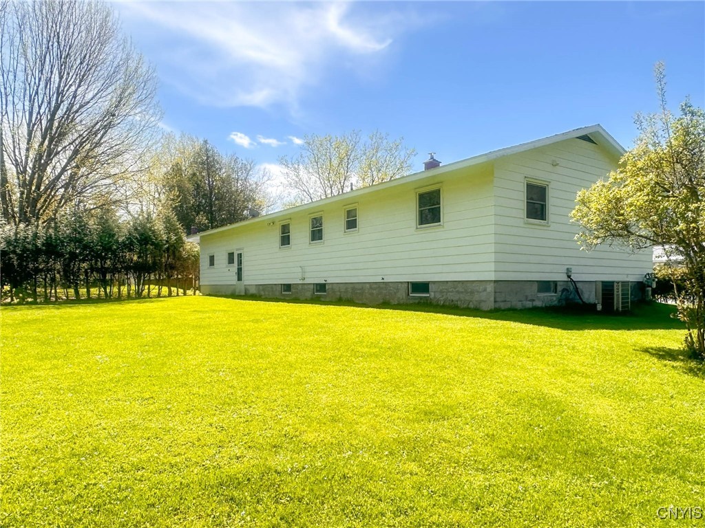 28 Concord Boulevard, New Hartford, New York image 4