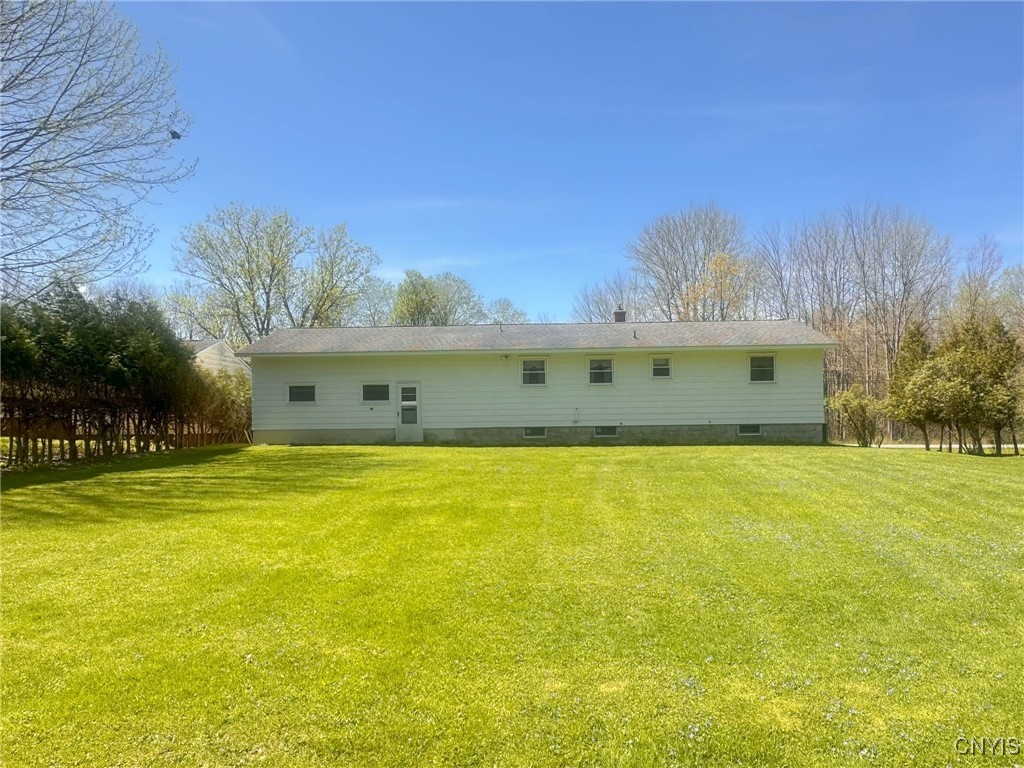 28 Concord Boulevard, New Hartford, New York image 5