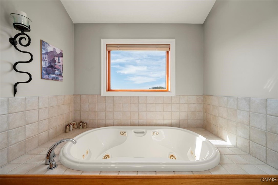 3641 Snowden Hill Road, New Hartford, New York image 30