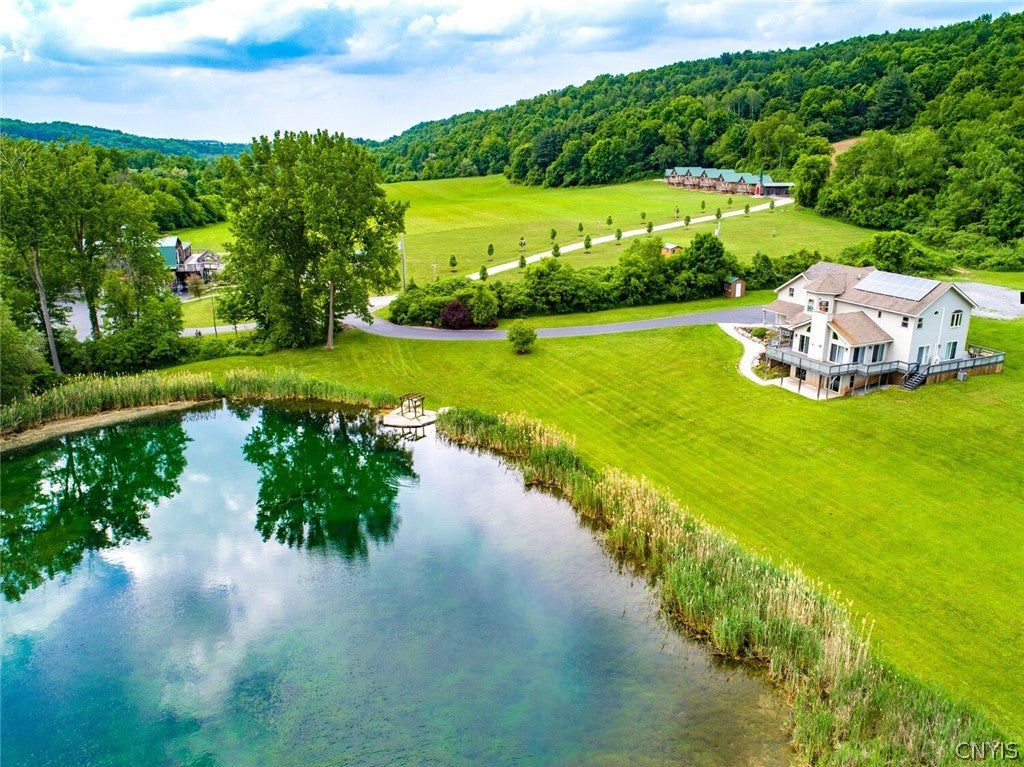 6470 Creek Road
