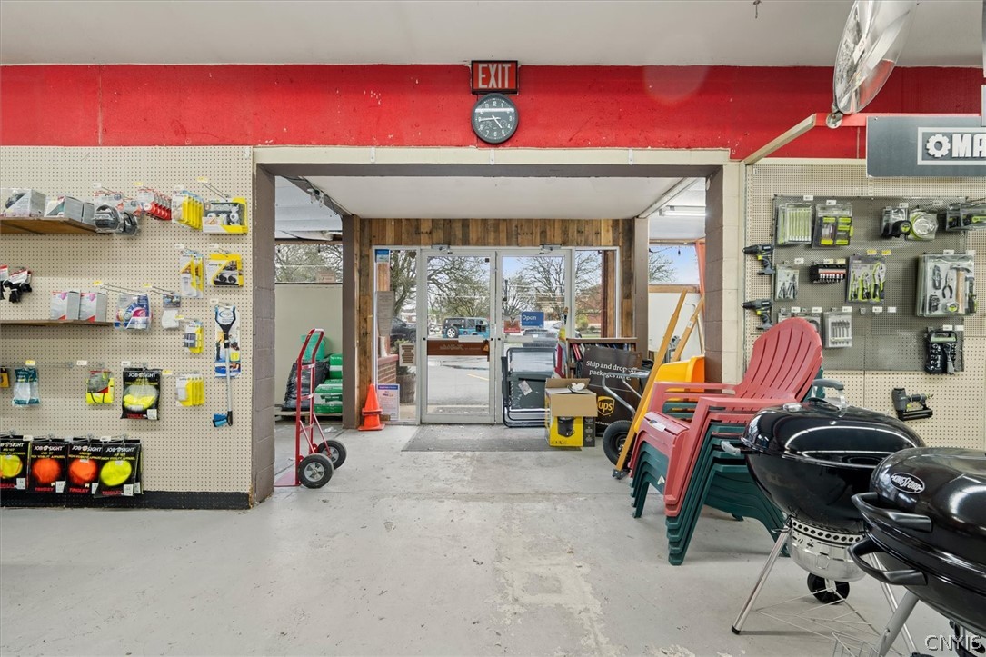 39 W Clark Street