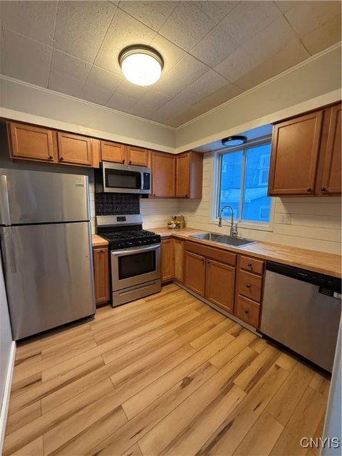 Photo of 62 Capitol Street, Auburn, NY 13021 (MLS # S1655097)