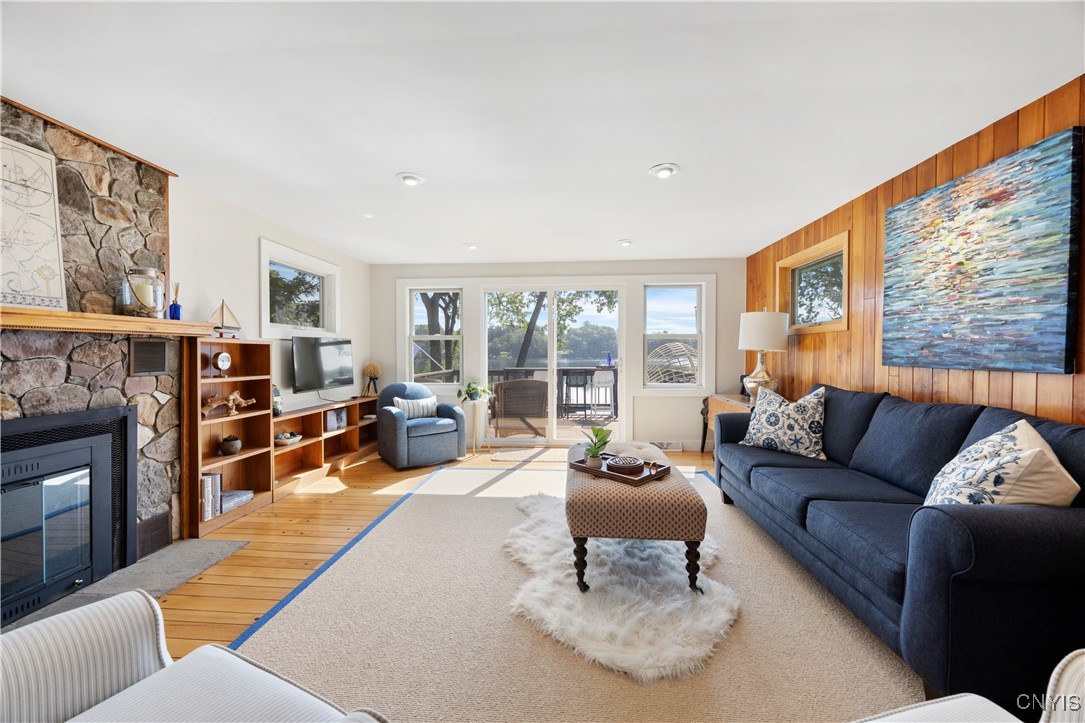 1514 Owahgena Terrace