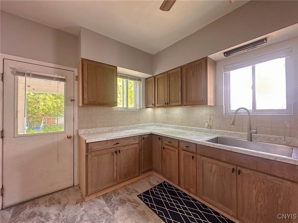 528 Jefferson Avenue, Utica, New York image 17